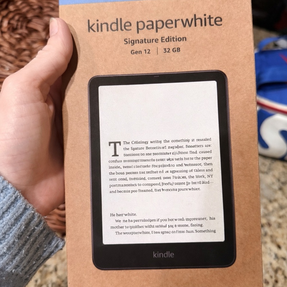 Amazon Kindle Paperwhite Signature Edition (Metallic Raspberry) - 32 GB, Gen 12